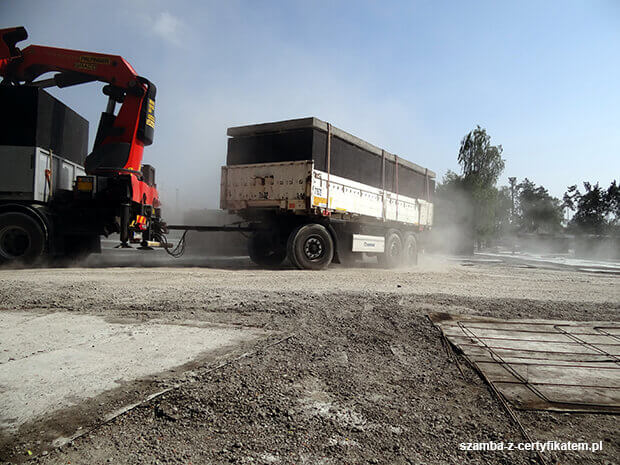 Transport monolitycznych szamb betonowych  w Gorzowie Śląskim z gwarancją
